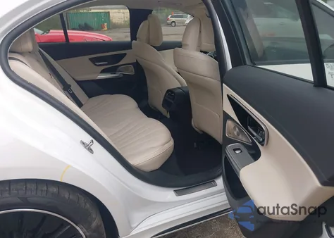 2024 Mercedes-Benz E 350 z USA, uszkodzony, nr VIN W1KLF4HB7RA010000